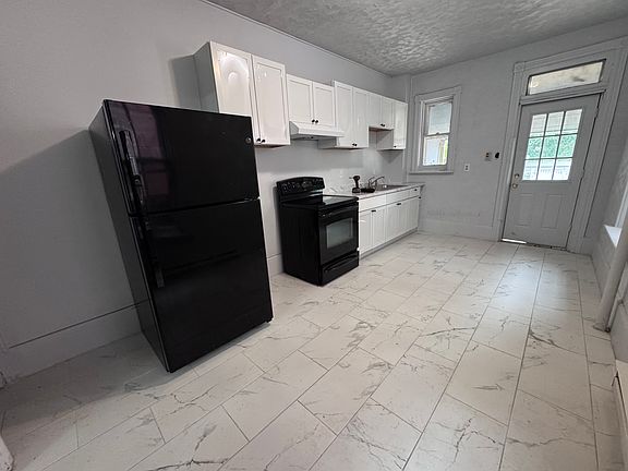 3rd image of 1323 Berryhill St #1