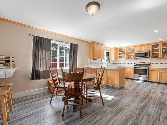 5th image of 3225 Overbrook Dr