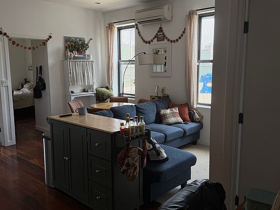 2nd image of 3 Quincy St APT 4B