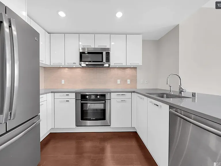 1 Hawthorne St #2J — Photo 8