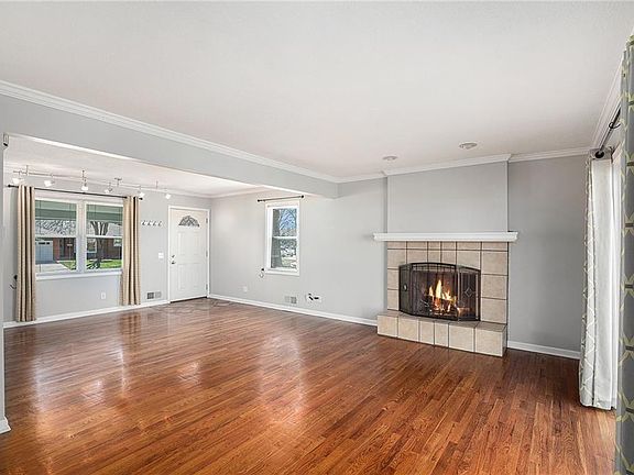 5th image of 9126 Grant Ln