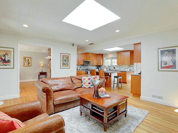 5th image of 2242 Grey Ct