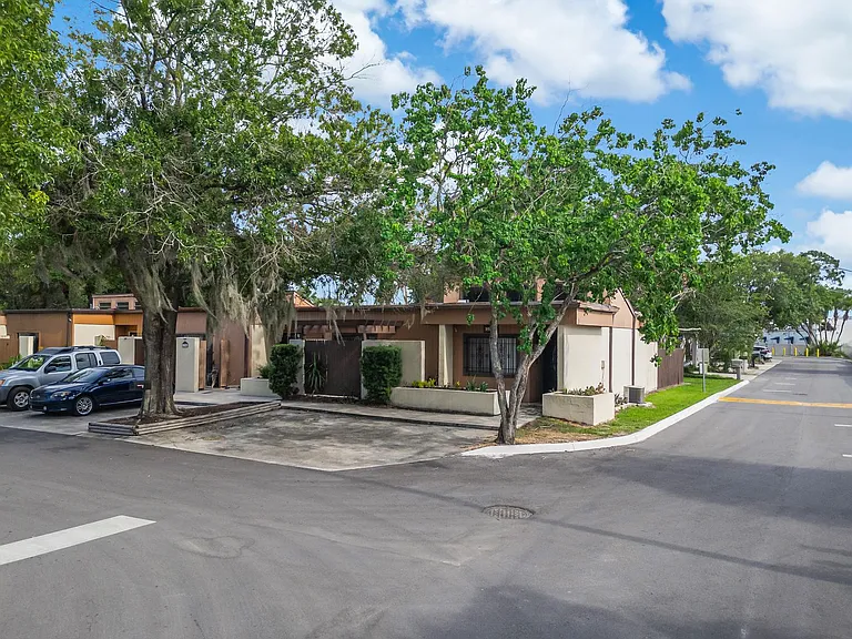 2304 Inagua Way — Photo 2