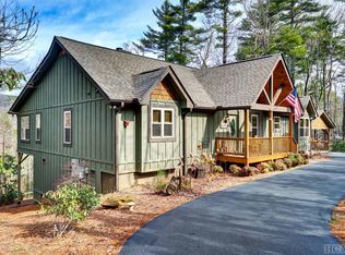 2400 Upper Whitewater Rd, Sapphire, NC 28774