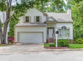 104 W Laurenbrook Ct, Cary, NC 27518