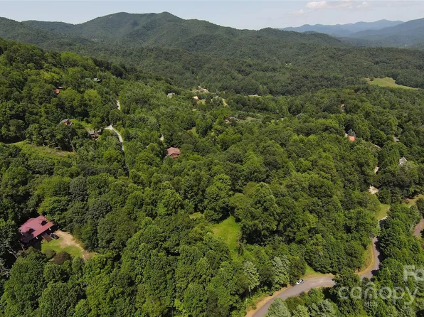 9 Point Of View Dr #9, Waynesville, NC 28785