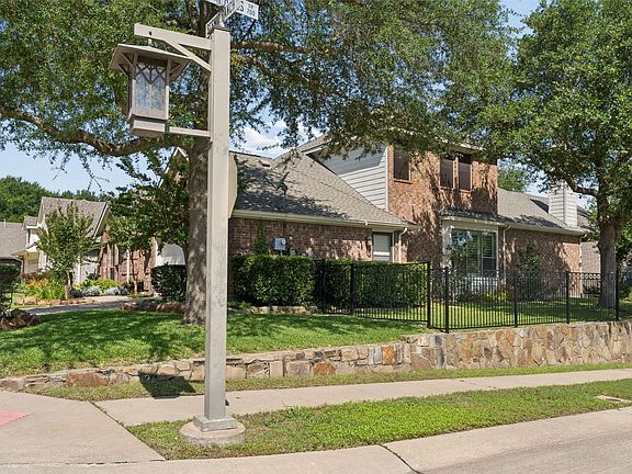 2nd image of 704 Scenic Ranch Cir