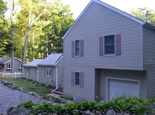 48 Onteora Rd, Highland Lakes, NJ 07422