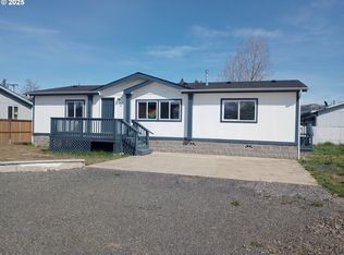 1973 Castle Ave, Roseburg, OR 97471