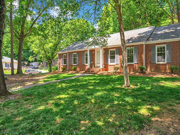 4th image of 901 Winter Wood Dr
