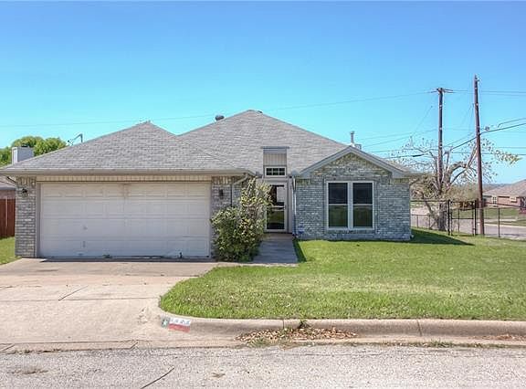 2nd image of 4825 Saint Thomas Pl