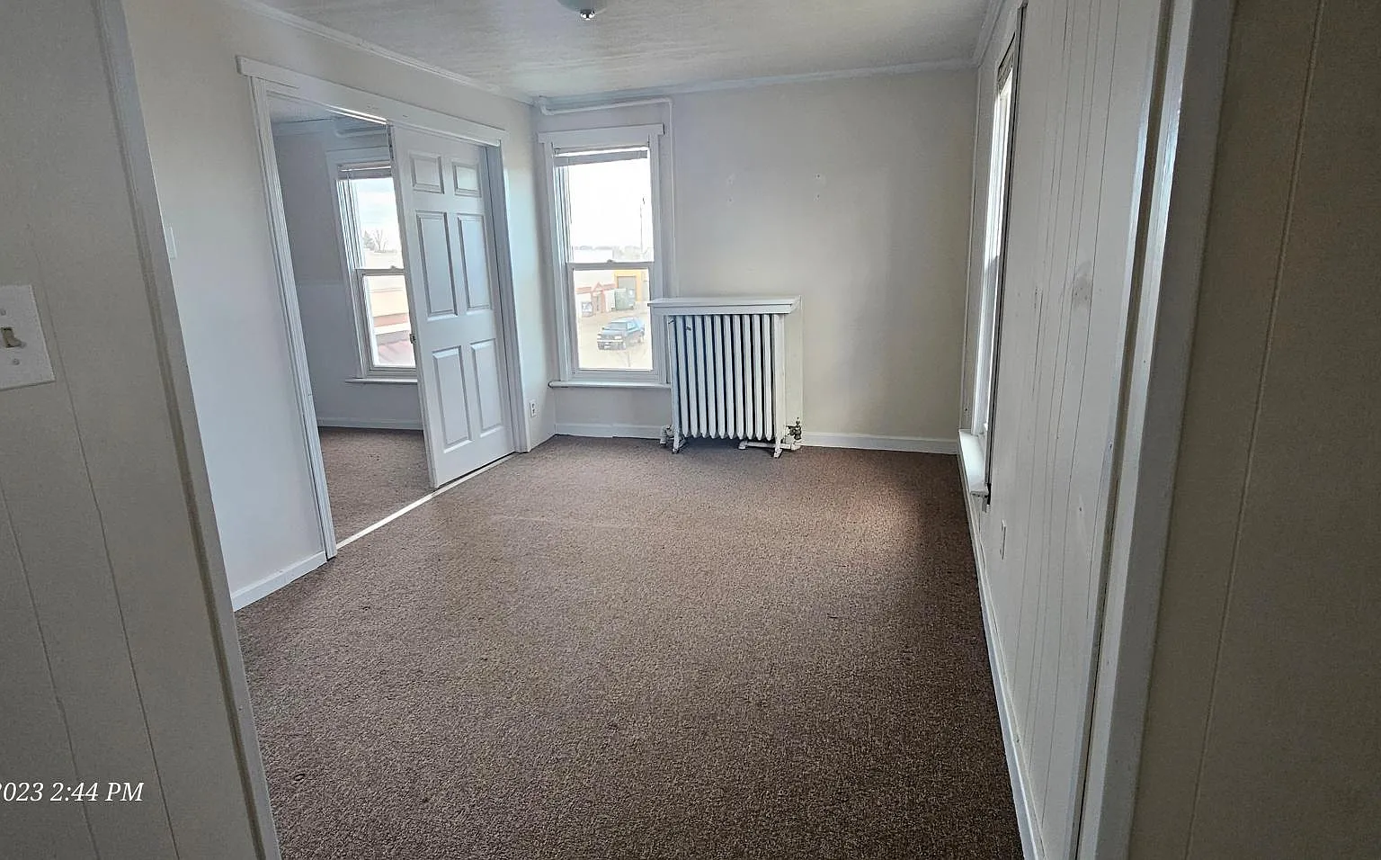 114 E Easterday Ave — Photo 1
