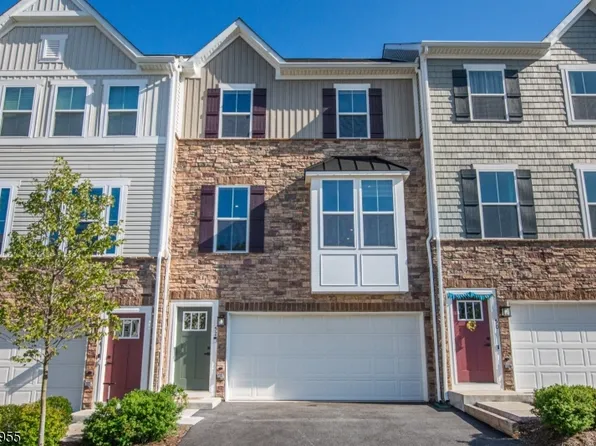52 Force Dr, Mount Olive Twp., NJ 07828