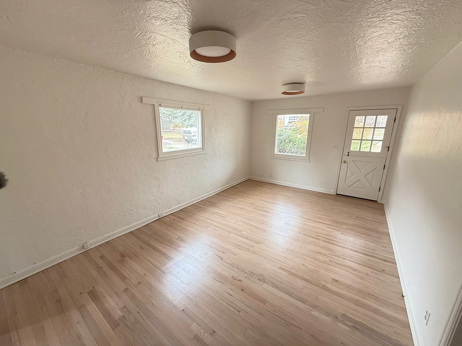 2 bed, 837 sqft, $2,995 — Photo 2