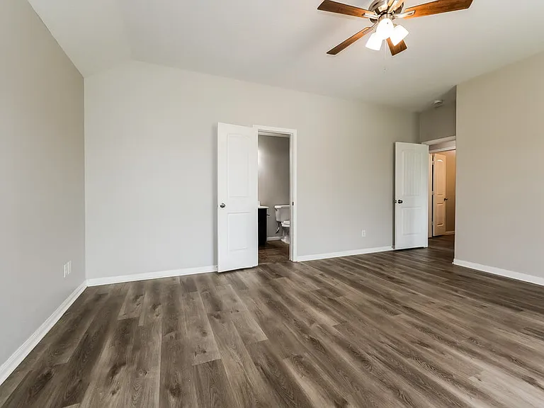 261 Kellyn Ct — Photo 9