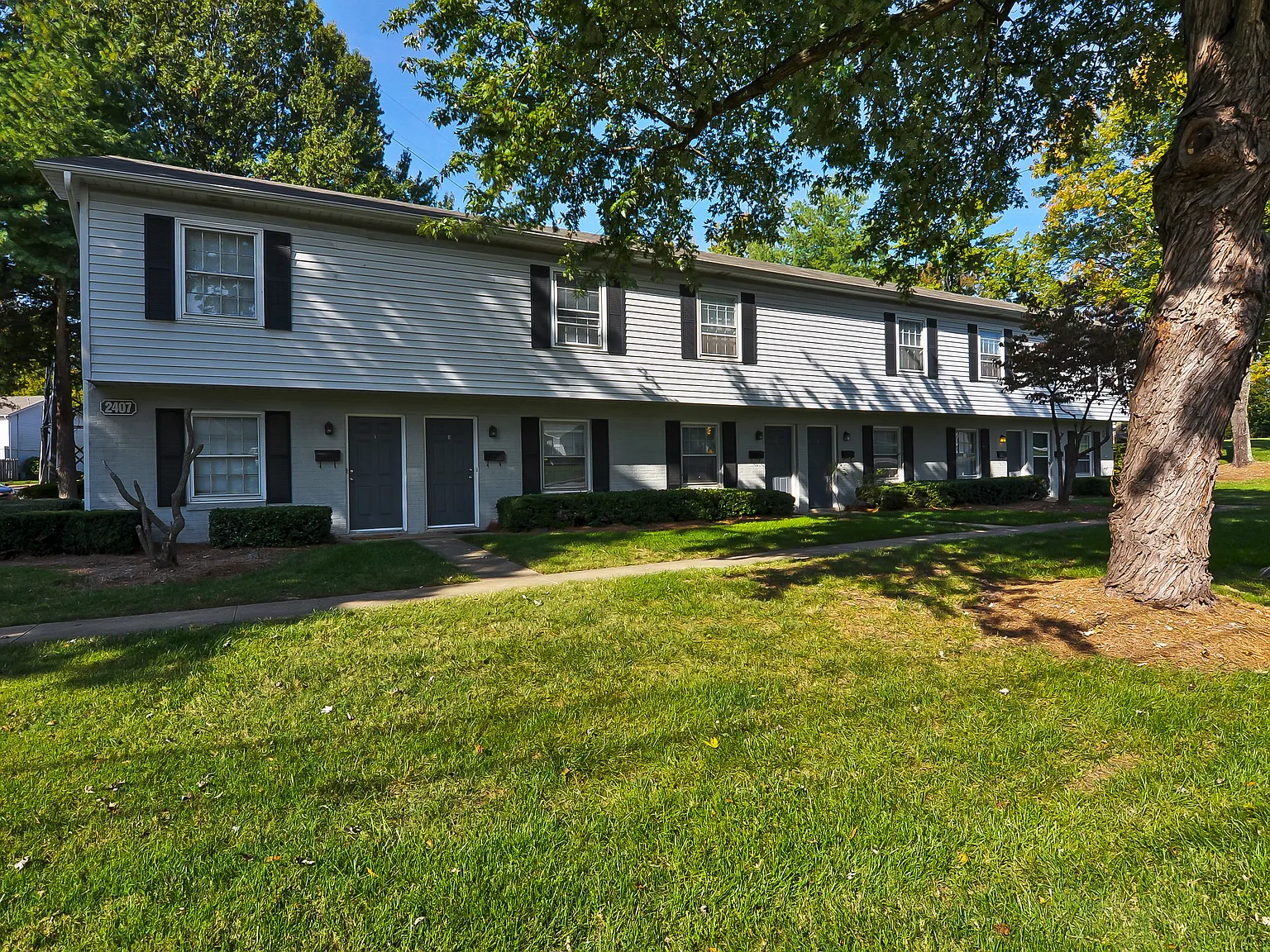 Lexington Commons — Photo 1