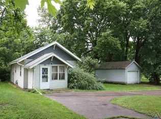 204 Circle Dr, Alcester, SD 57001