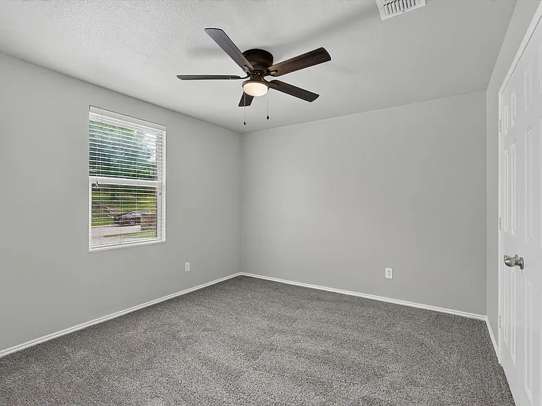 2805 Cameron Way — Photo 14