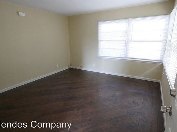 5th image of 925 Hoover Ave #927