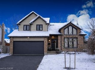 391 Strawberry Cres, Waterloo, ON N2K 3J4