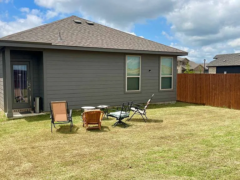 1652 Edgeway Dr — Photo 12