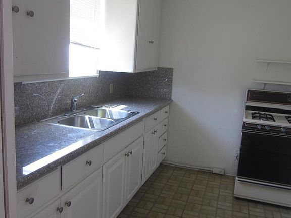 3rd image of 1251 N Harper Ave APT M