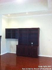 5th image of 209 Southwood Oaks Dr