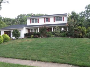11 Apple Manor Ln, East Brunswick, NJ 08816