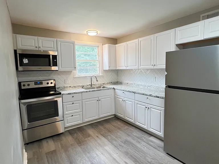 3609 Eastgate Dr — Photo 12