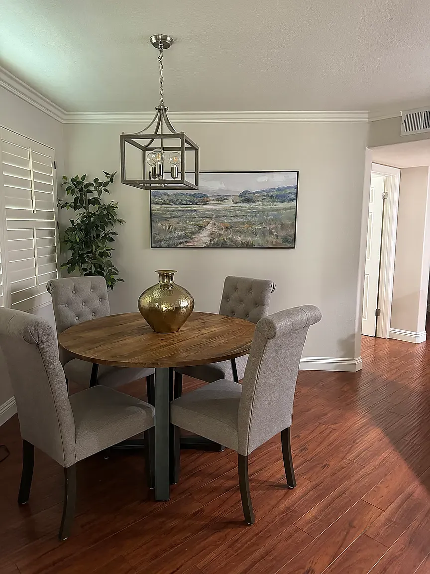 2 bed, 1010 sqft, $5,775 — Photo 4