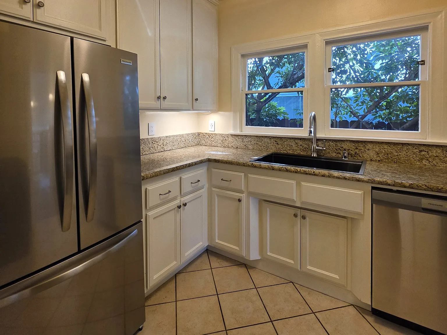 1 bed, 950 sqft, $2,350 — Photo 4