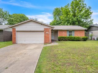 11437 E 37th Pl, Tulsa, OK 74146