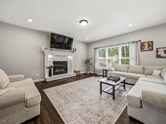 4th image of 7202 Elivia Dr
