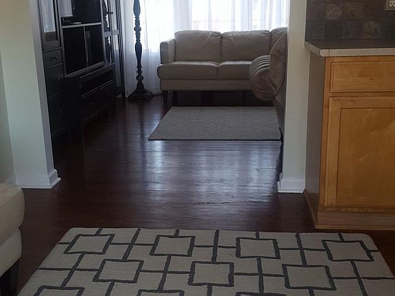 3rd image of 622 Gardenia Ave