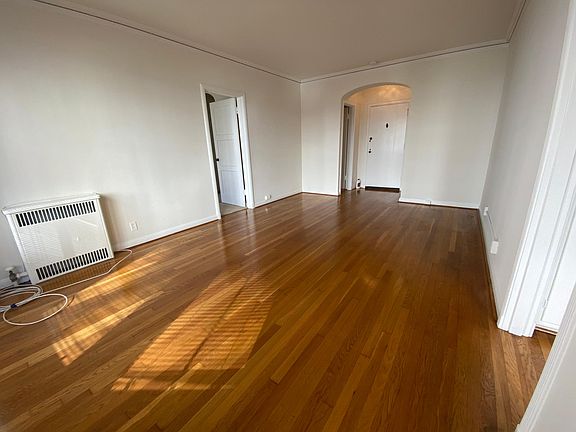 4th image of 1855 Pacific Ave #102