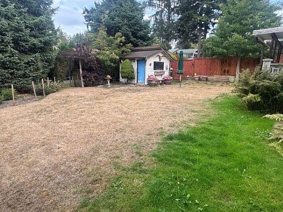 5th image of 12719 17a Ave