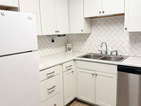 5th image of 3711 Mack Rd APT C5