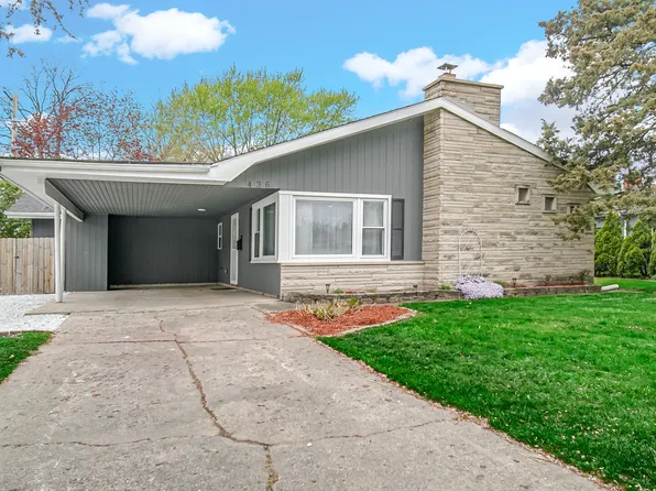 436 Crestwood Dr, Hobart, IN 46342