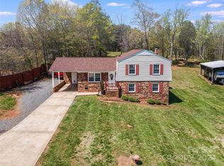 118 Adrians Forest Dr, Dallas, NC 28034