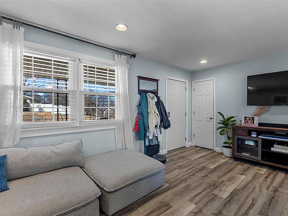 4th image of 2707 Quince St