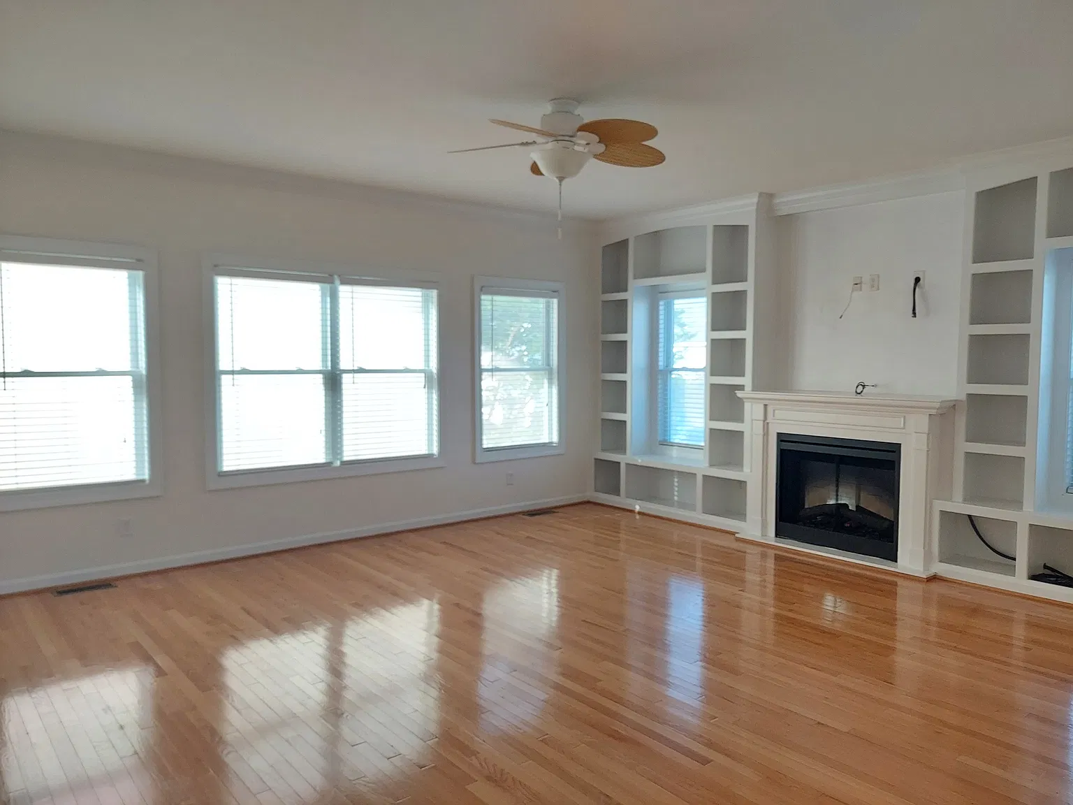 3 bed, 3000 sqft, $3,250 — Photo 3