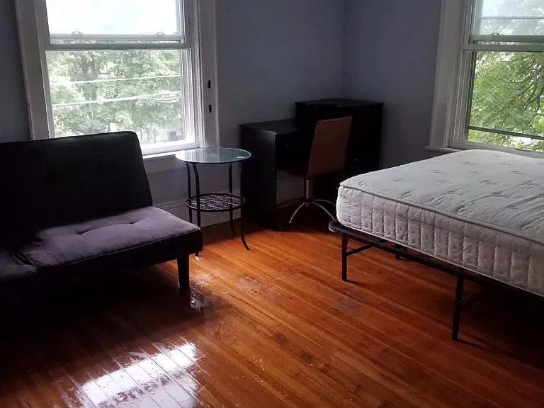 815 Lancaster Ave — Photo 5