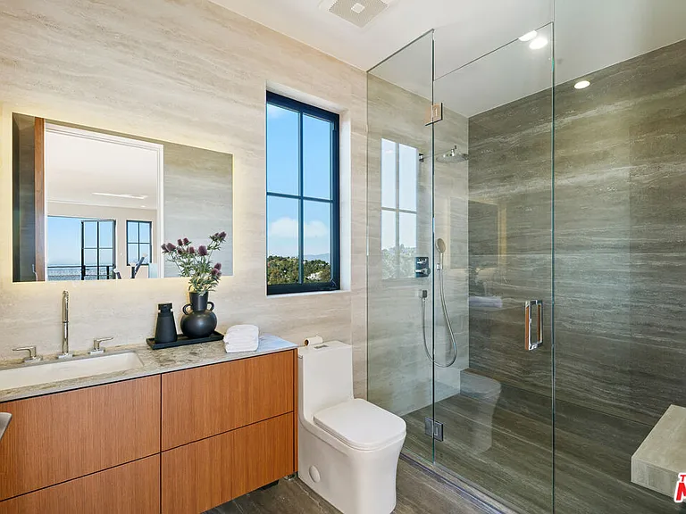 2020 Cyprean Dr — Photo 41