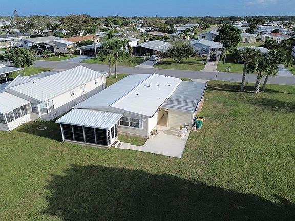 3rd image of 1020 Barefoot Cir