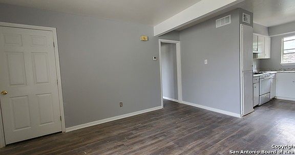 3rd image of 102 Club Dr APT 10