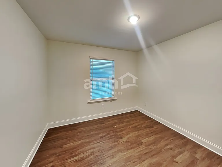 3880 Chivalry Dr — Photo 22