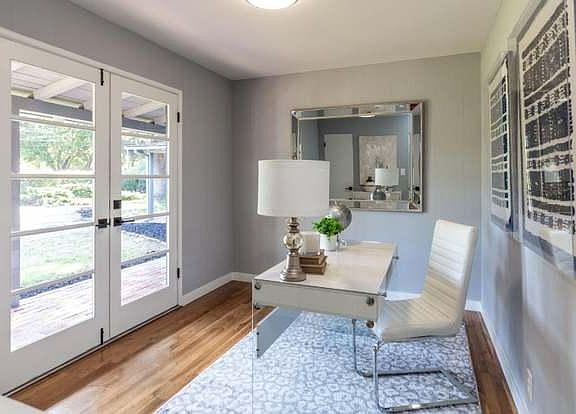 4th BR: wonderful as an office room