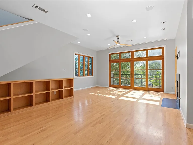 704 Arch Adams Ln — Photo 8