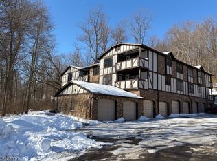 16 Heritage Dr #B, Chatham, NJ 07928