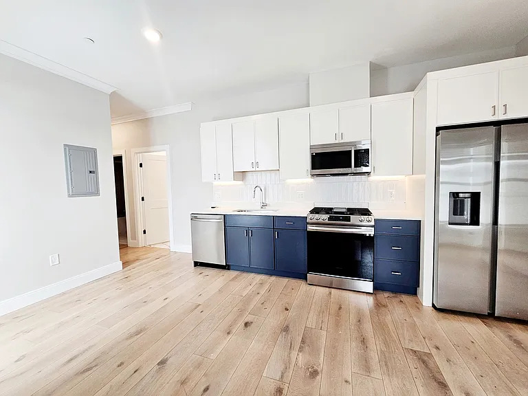 157 Everett St #103 — Photo 5